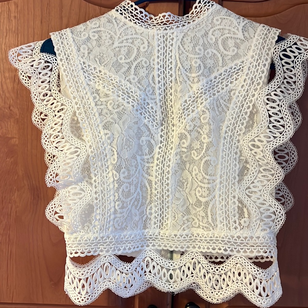 Indikah lace top size Medium